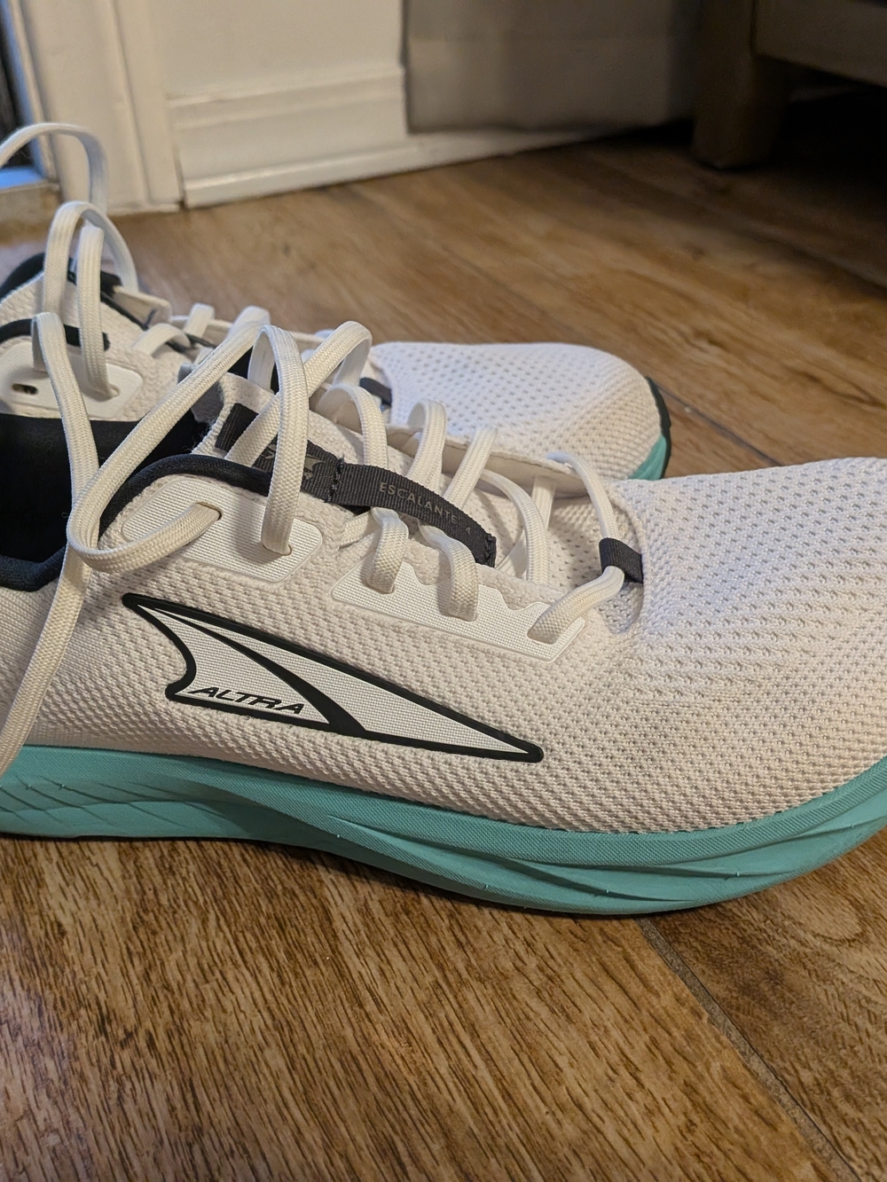 Altra Women's Escalante White & Teal Athletic Running Shoes - Picture 2 of 5